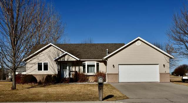 Photo of 1105 Somerset Dr, Thief River Falls, MN 56701