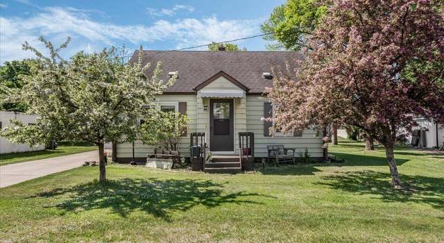 Photo of 335 Cossairt Ave W, Eden Valley, MN 55329