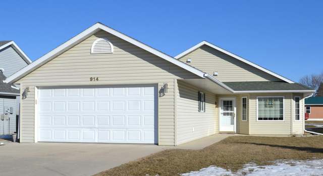 Photo of 914 Alice Dr, Thief River Falls, MN 56701