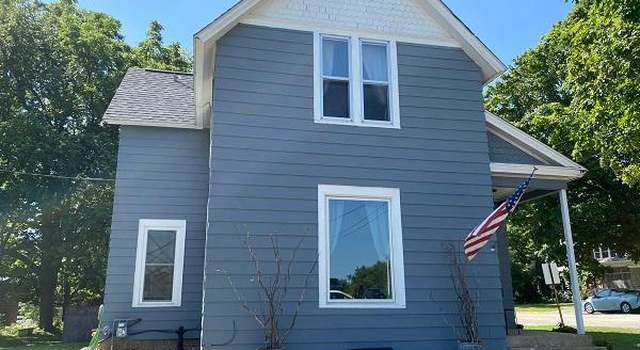 Photo of 137 N Oak St, Ellsworth, WI 54011