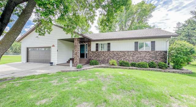 Photo of 731 Grove Ave, Bird Island, MN 55310