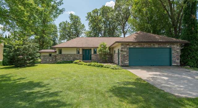Photo of 900 Lakeview Rd, Lake Crystal, MN 56055