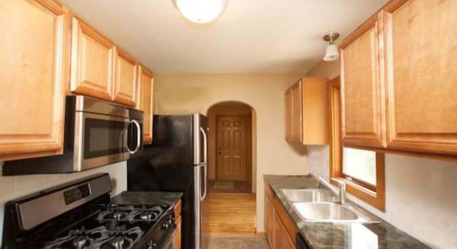 Photo of 2069 Ivy Ave E, Saint Paul, MN 55119