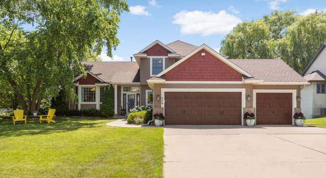 Photo of 256 Windsor Ln, Mahtomedi, MN 55115