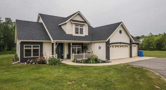 Photo of 910 Willow Springs Rd, Detroit Lakes, MN 56501