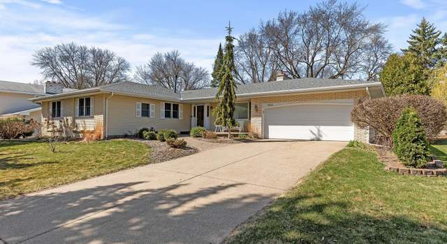 Photo of 9932 Oxborough Rd, Bloomington, MN 55437