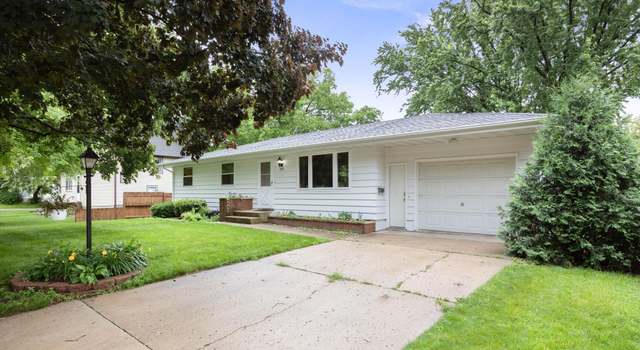 Photo of 1922 11th St E, Glencoe, MN 55336