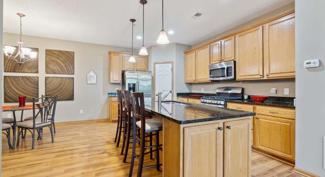 Photo of 1845 Columbia Ln #7, Chanhassen, MN 55317