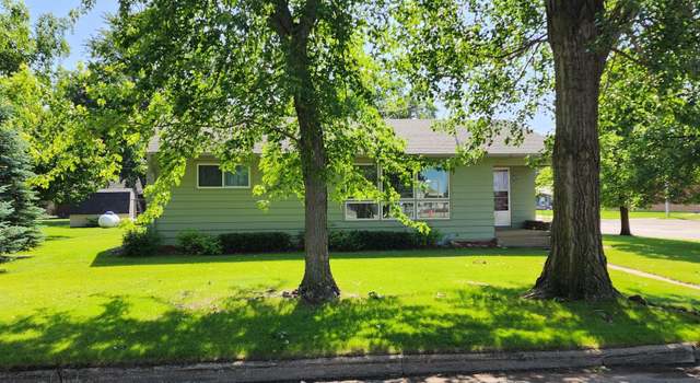 Photo of 423 S Clayborn Ave, Parkers Prairie, MN 56361