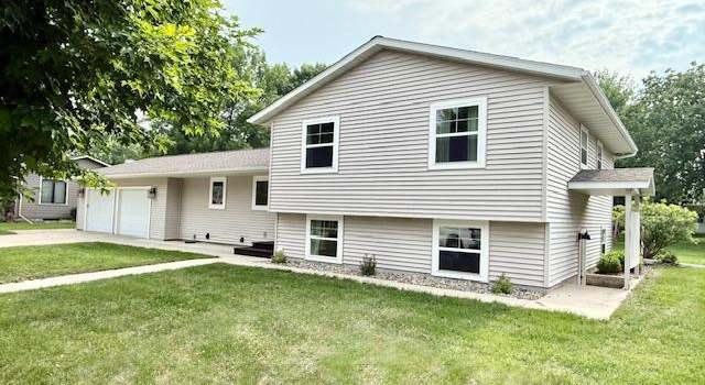 Photo of 507 Morten Dr, Redwood Falls, MN 56283