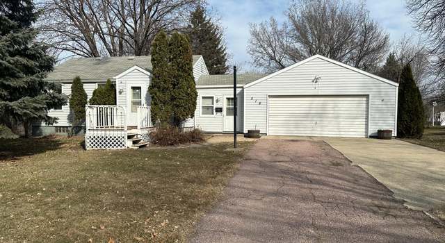 Photo of 516 W Luverne St, Luverne, MN 56156