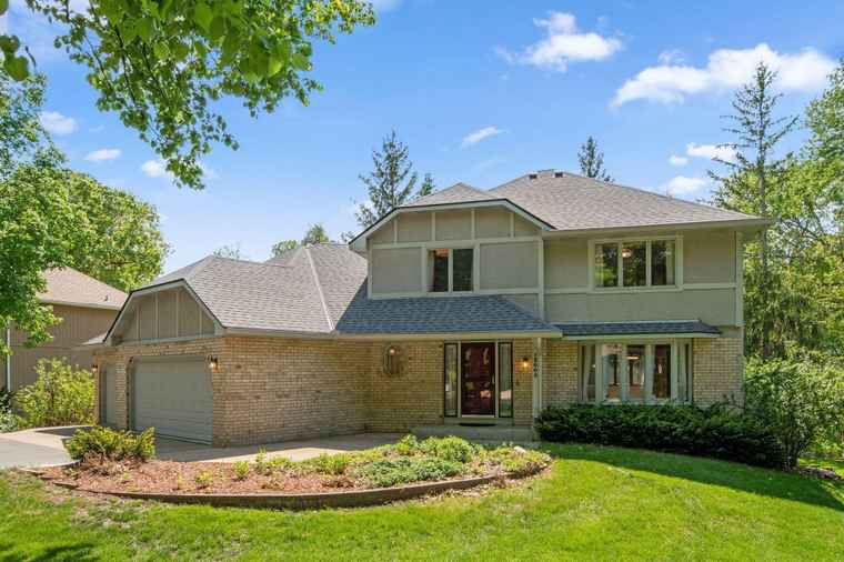 Photo of 12005 27th Ave N Plymouth, MN 55441