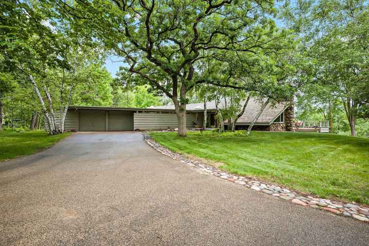 Photo of 1680 Blackhawk Cv Eagan, MN 55122