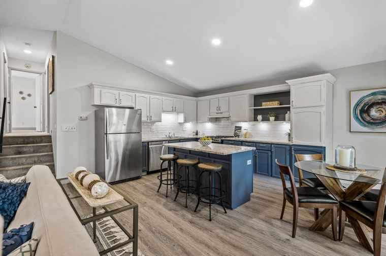 Photo of 10280 Tarn Cir Eden Prairie, MN 55347