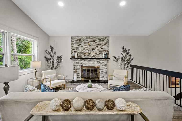 Photo of 10280 Tarn Cir Eden Prairie, MN 55347