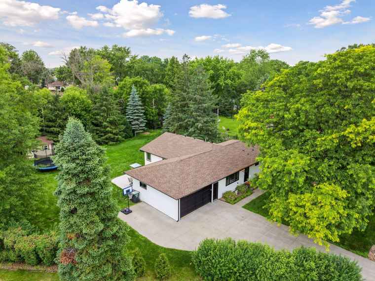 Photo of 3319 Roll Ln Eagan, MN 55121