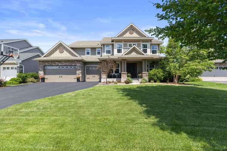 Photo of 4475 Ashton Curv Woodbury, MN 55129