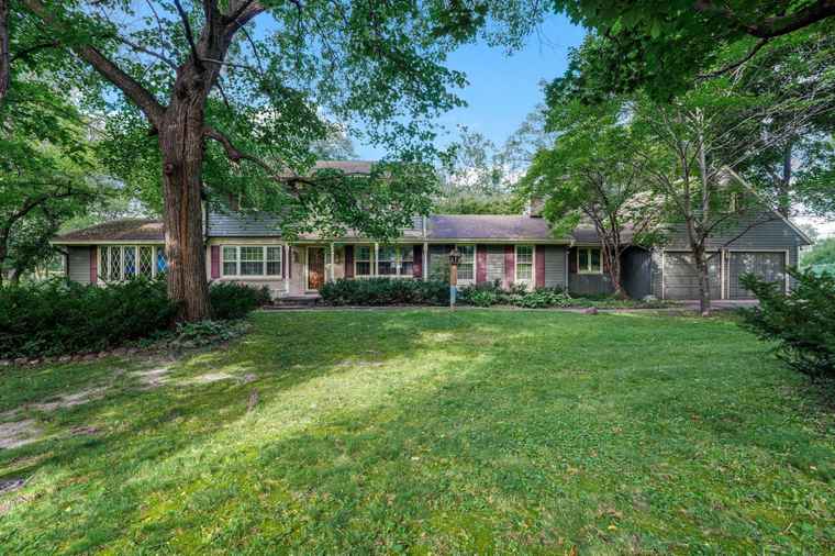 Photo of 301 Kenmar Cir Minnetonka, MN 55305