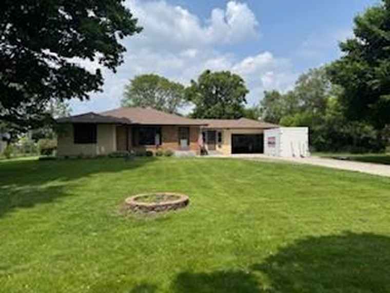 Photo of 1649 Old Hudson Rd Saint Paul, MN 55106