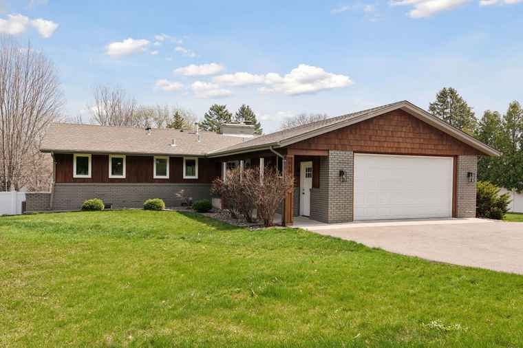 Photo of 410 Narcissus Ln N Plymouth, MN 55447
