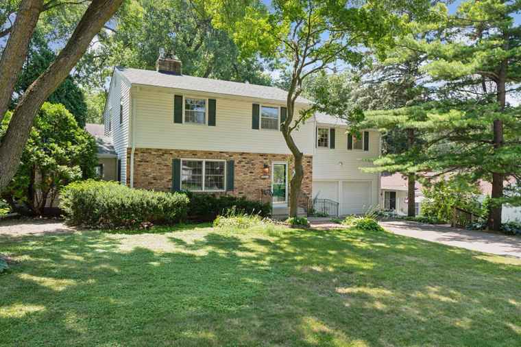 Photo of 5613 Warden Ave Edina, MN 55436