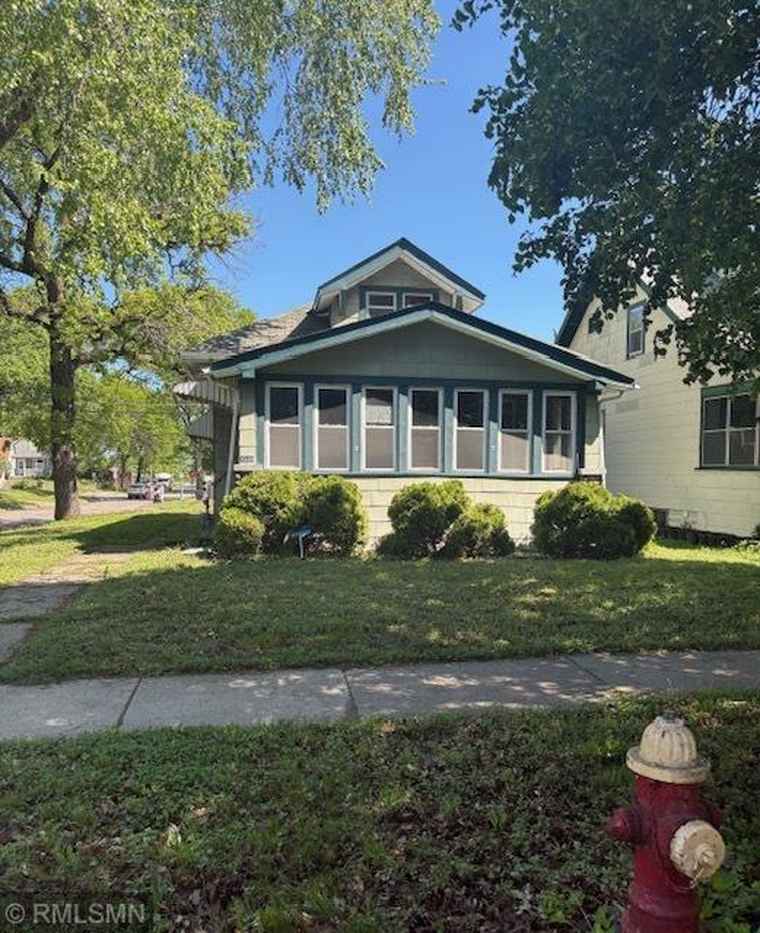 Photo of 1539 Iglehart Ave Saint Paul, MN 55104
