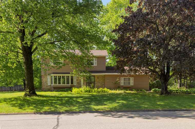 Photo of 15423 Boulder Creek Dr Minnetonka, MN 55345