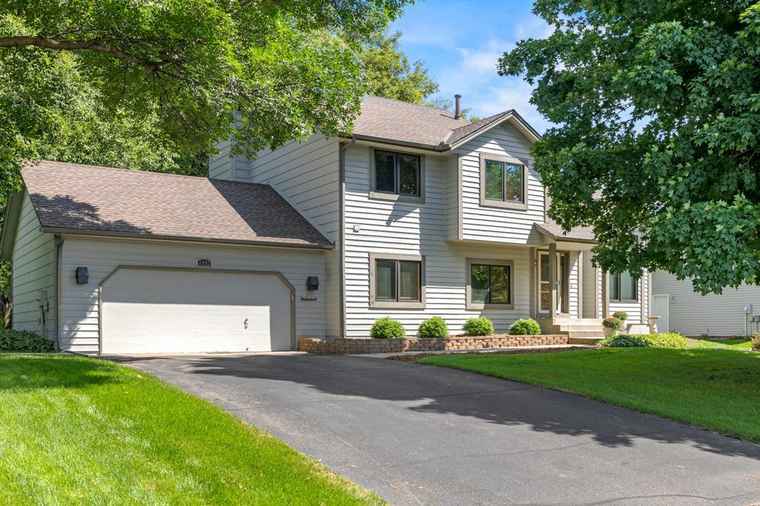 Photo of 4172 Countryview Dr Eagan, MN 55123