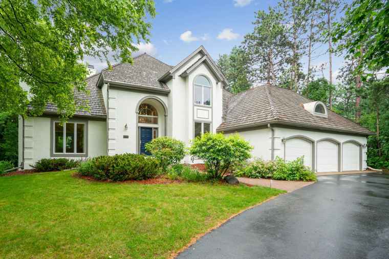 Photo of 7005 Valley View Rd Edina, MN 55439