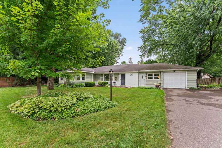 Photo of 3413 Druid Ln Minnetonka, MN 55345