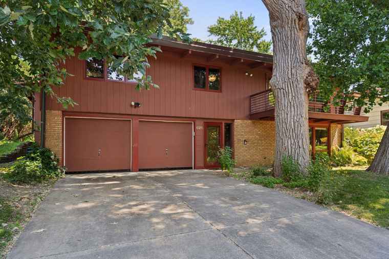 Photo of 626 Desnoyer Ave Saint Paul, MN 55104