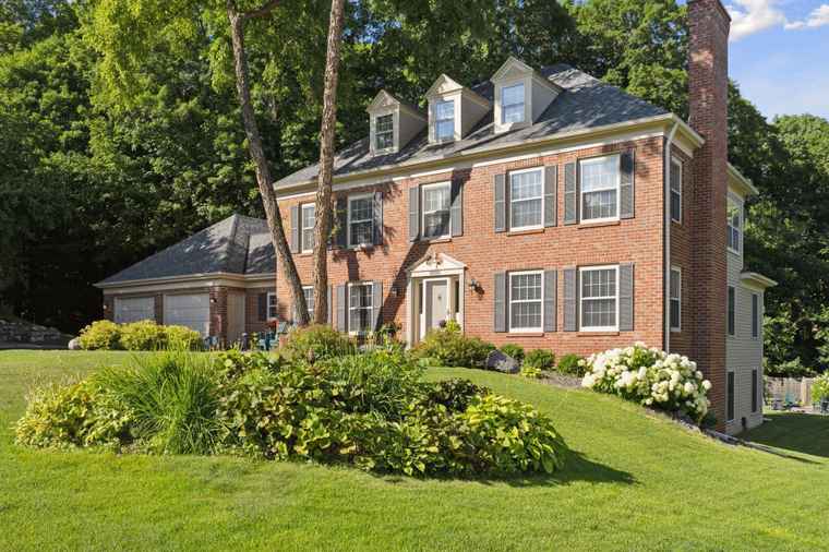 Photo of 18500 Beaverwood Rd Minnetonka, MN 55345