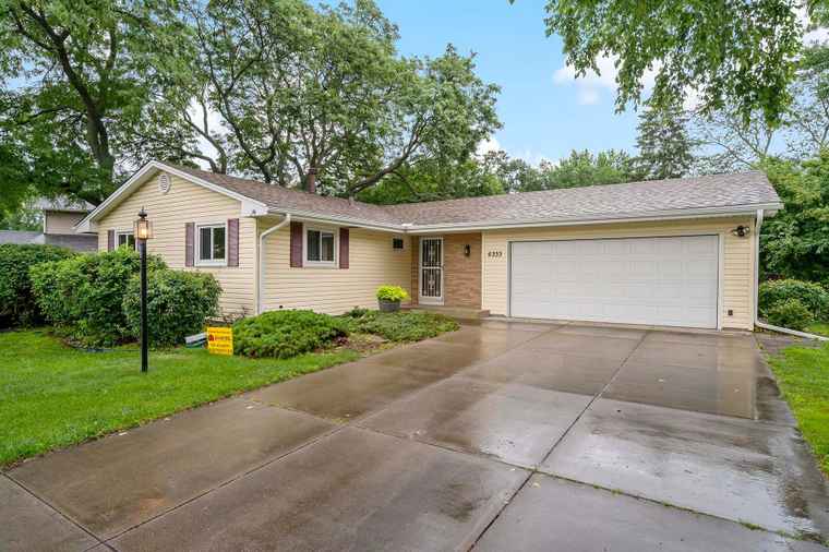 Photo of 6333 Birchwood Rd Woodbury, MN 55125