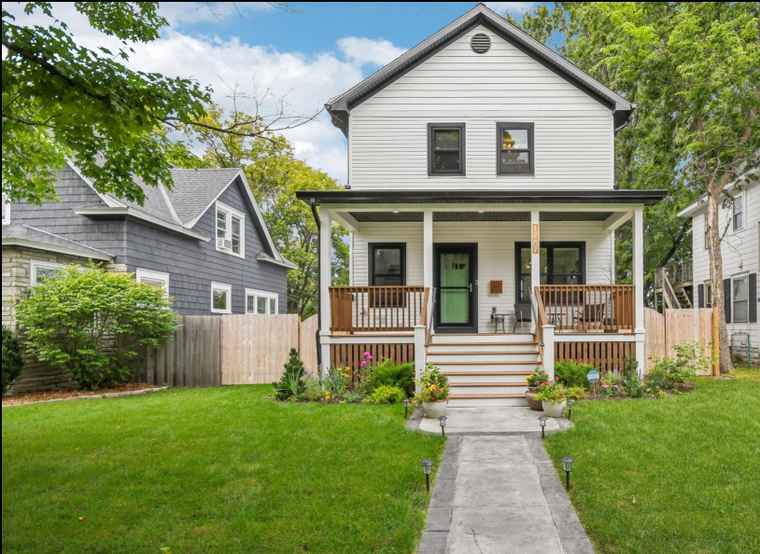 Photo of 1787 Carroll Ave Saint Paul, MN 55104