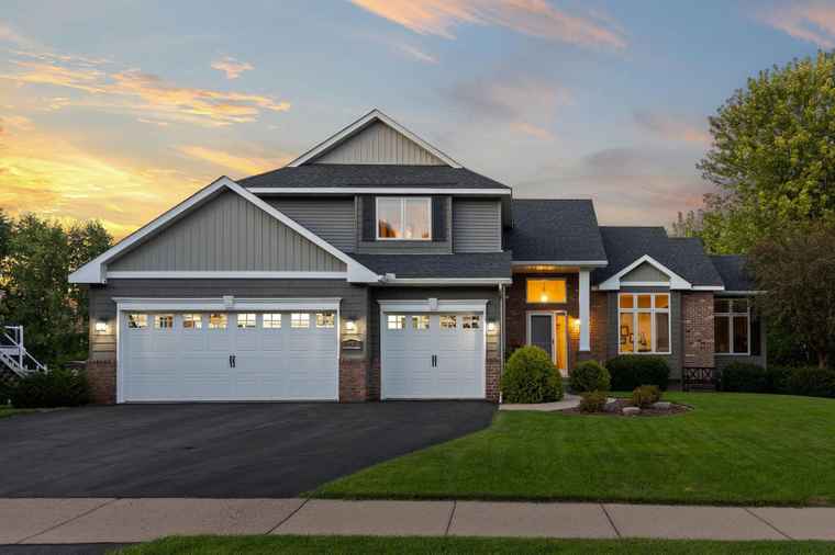 Photo of 12358 Chesholm Ln Eden Prairie, MN 55347