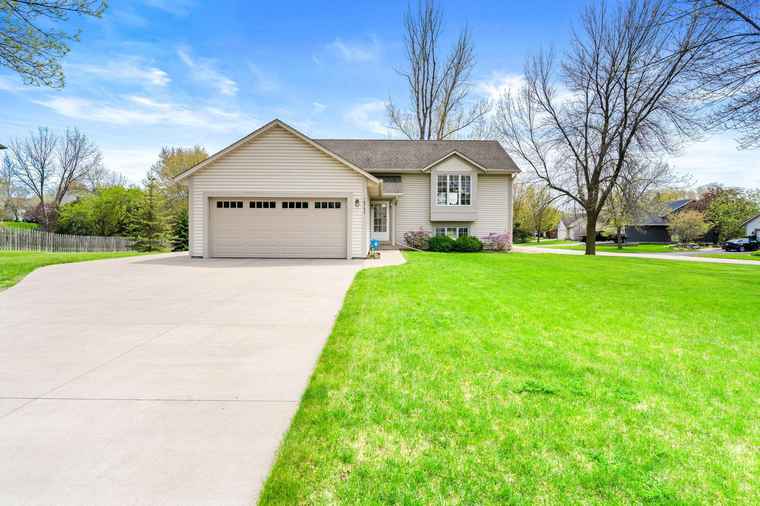 Photo of 18755 39th Ave N Plymouth, MN 55446