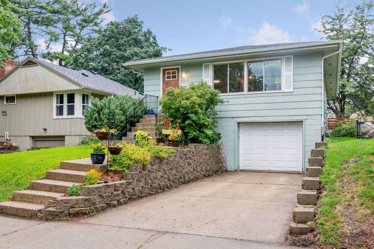 Photo of 5512 Bryant Ave S Minneapolis, MN 55419