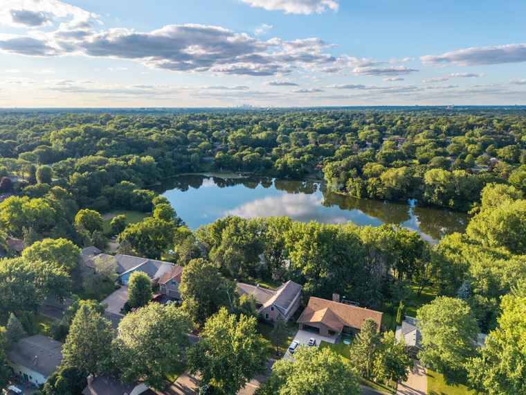Photo of 1281 Carlson Lake Ln Eagan, MN 55123