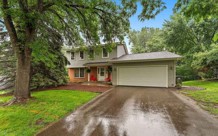 Photo of 8940 Darnel Rd Eden Prairie, MN 55347