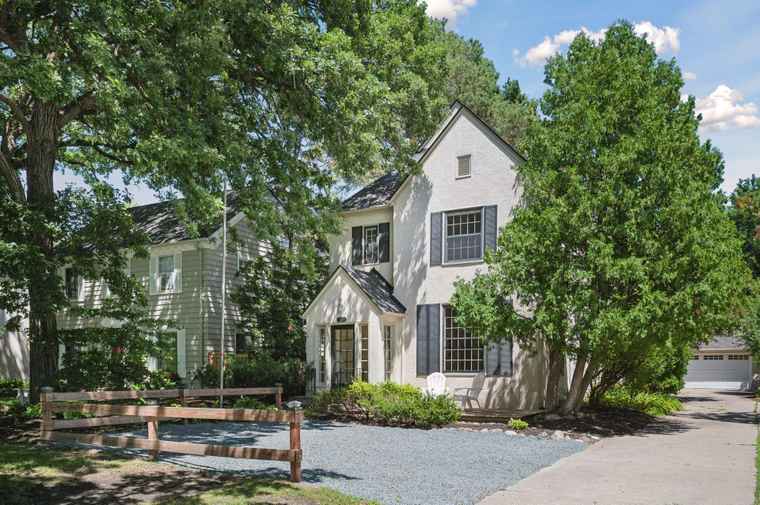 Photo of 1909 E River Pkwy Minneapolis, MN 55414
