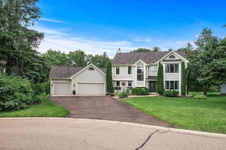 Photo of 9762 Wedgewood Alcove Woodbury, MN 55125
