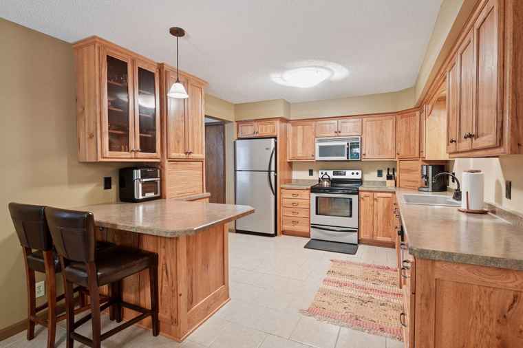 Photo of 1648 Comstock Ln N Plymouth, MN 55447