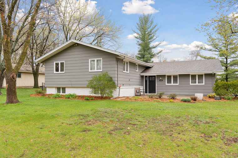 Photo of 17105 14th Ave N Plymouth, MN 55447