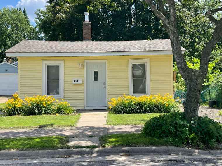 Photo of 116 Geranium Ave E Saint Paul, MN 55117