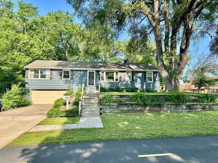 Photo of 7400 Xerxes Ave S Edina, MN 55423