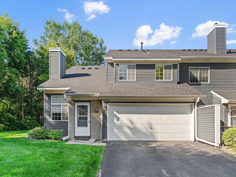 Photo of 1775 Donegal Dr #1 Woodbury, MN 55125