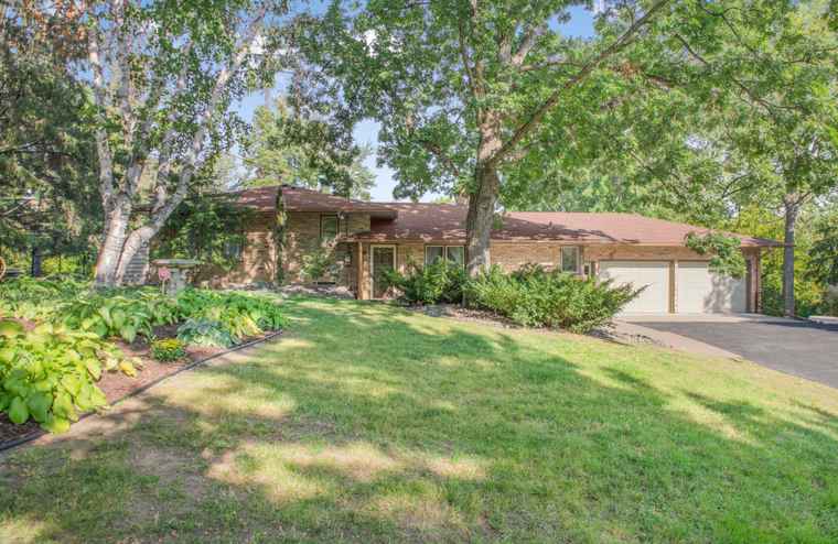 Photo of 4111 Auburn Dr Minnetonka, MN 55305