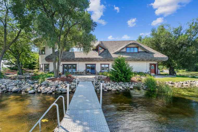 Photo of 2870 Evergreen Ln N Plymouth, MN 55441