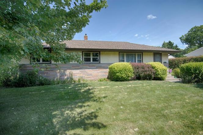 231 County Road C2 W Roseville MN 55113