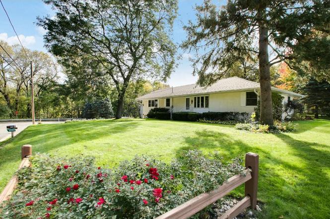 900 Burke Ave W Roseville MN 55113